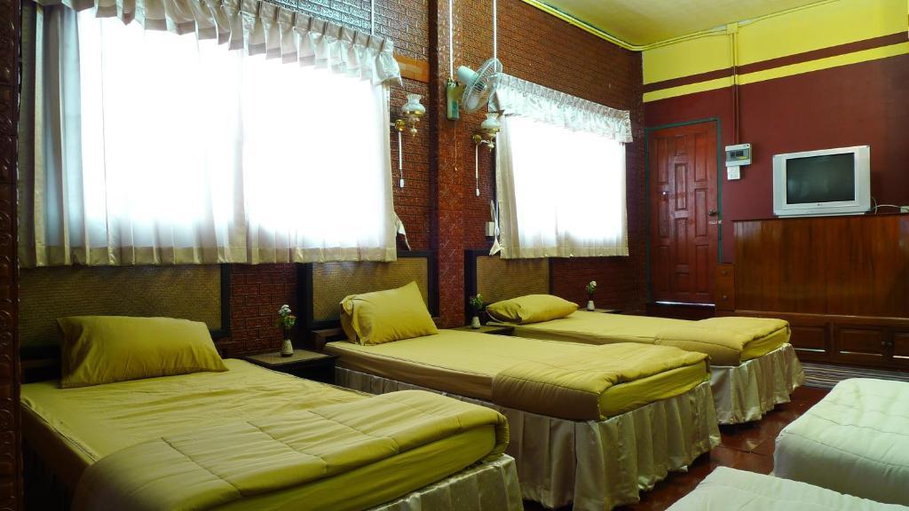 Отель Baan Kaewta Чиангмай Номер фото