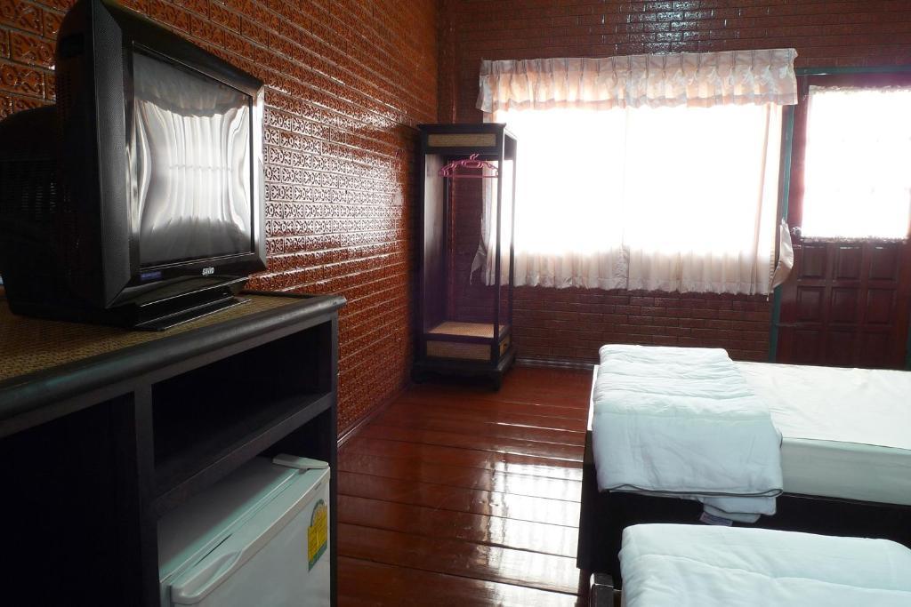 Отель Baan Kaewta Чиангмай Экстерьер фото