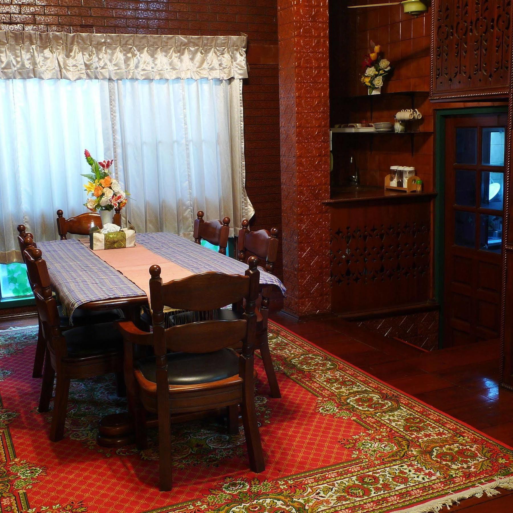 Отель Baan Kaewta Чиангмай Экстерьер фото